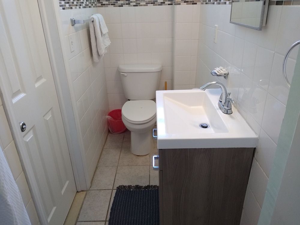 Laurel Notch Motel Classic Single Room 7