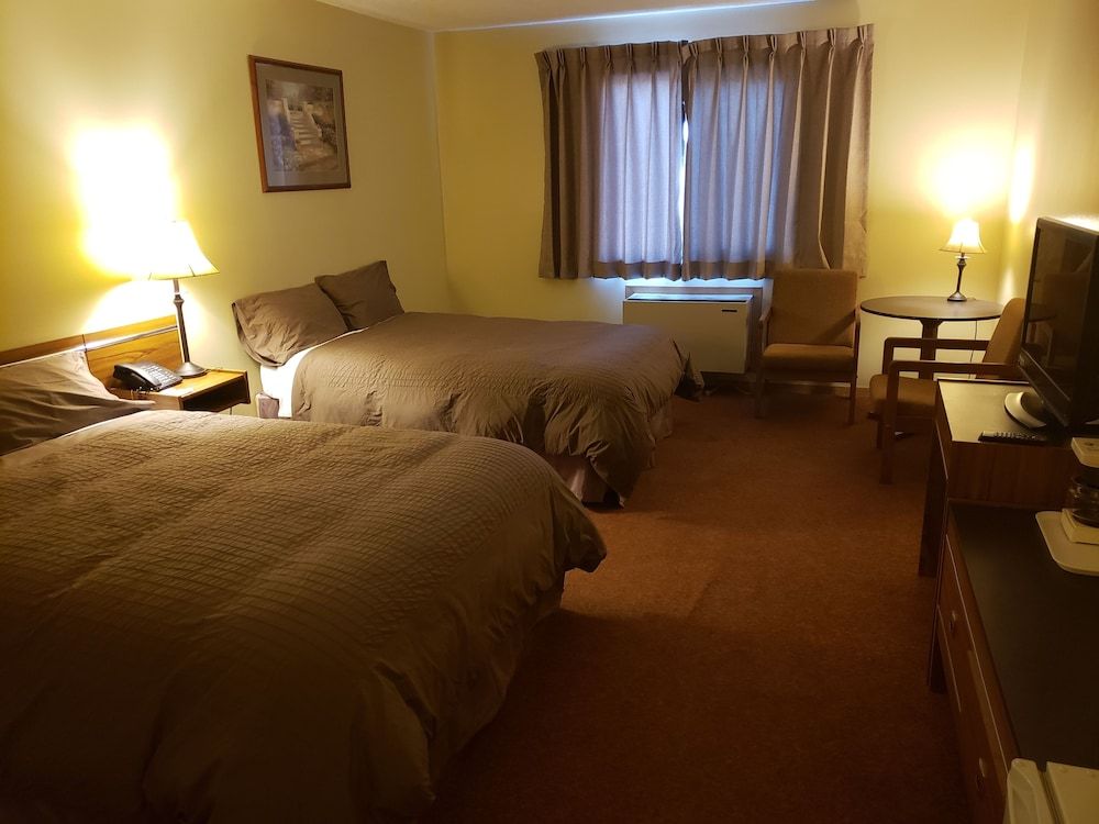 Tower Inn Basic Double Room 9