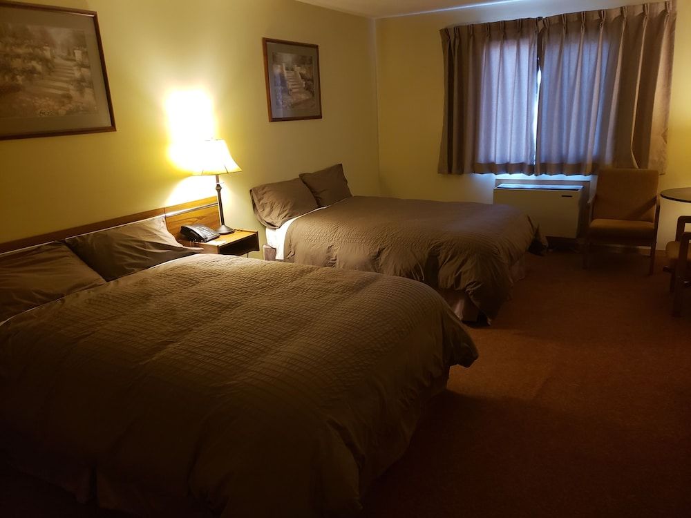 Tower Inn Basic Double Room 4