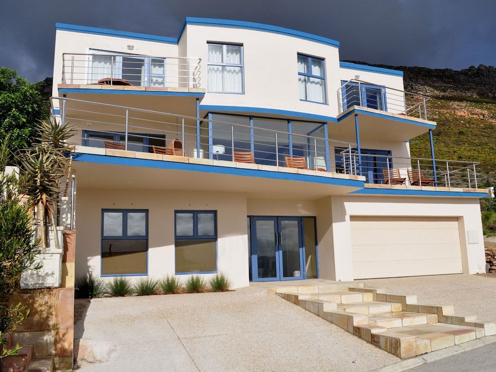 undefined Magellans Hotel 6