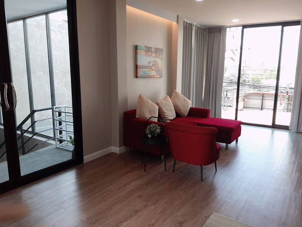 Bhundaree Richy Family Room 5