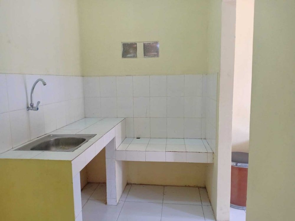 AQILAKOST n CAFE Gadog Puncak Deluxe Double Room, 1 Queen Bed 2