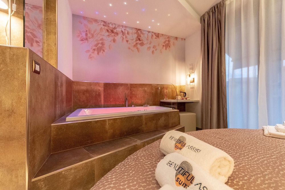 Beautiful Assisi Suite Design Room 15