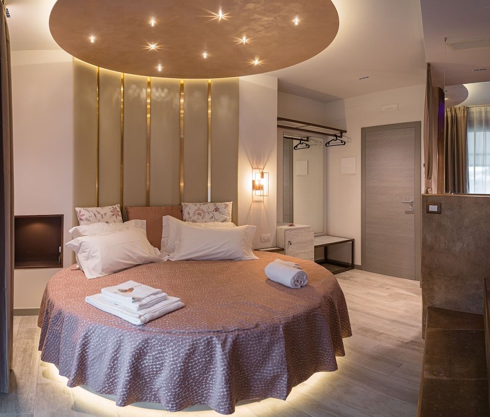 Beautiful Assisi Suite Design Room 2