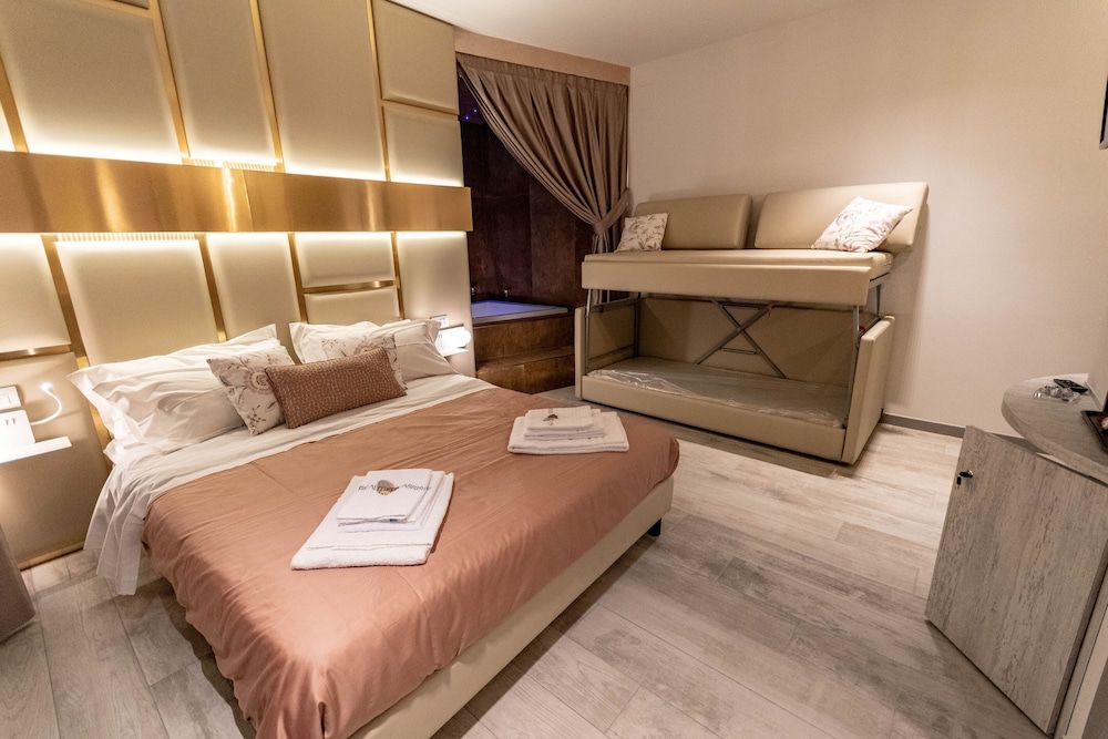 Beautiful Assisi Suite Elite Room 8