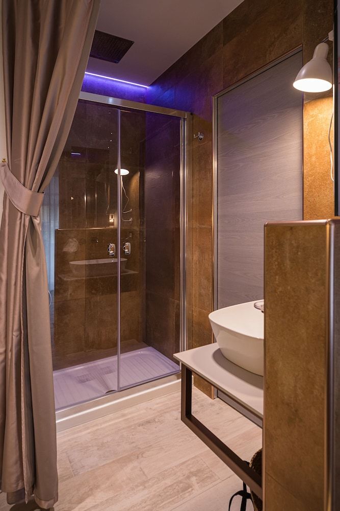 Beautiful Assisi Suite Design Room 11