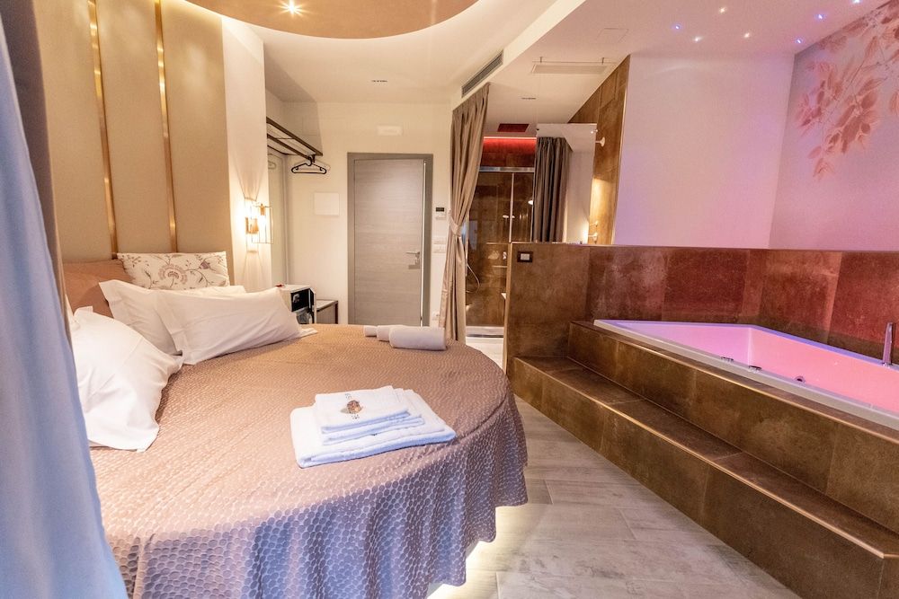 Beautiful Assisi Suite Design Room 6