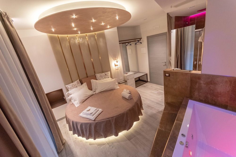 Beautiful Assisi Suite Design Room 5