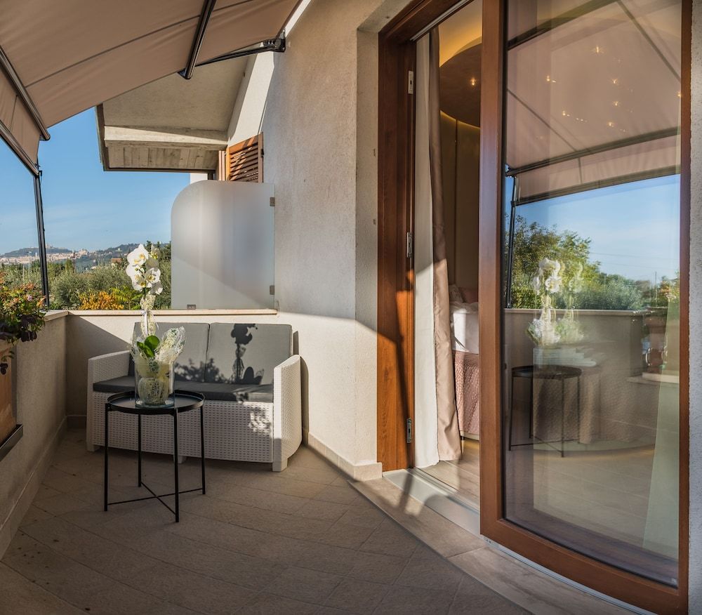 Beautiful Assisi Suite Design Room 8