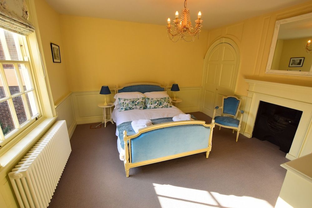 undefined 14 St Saviour's Place