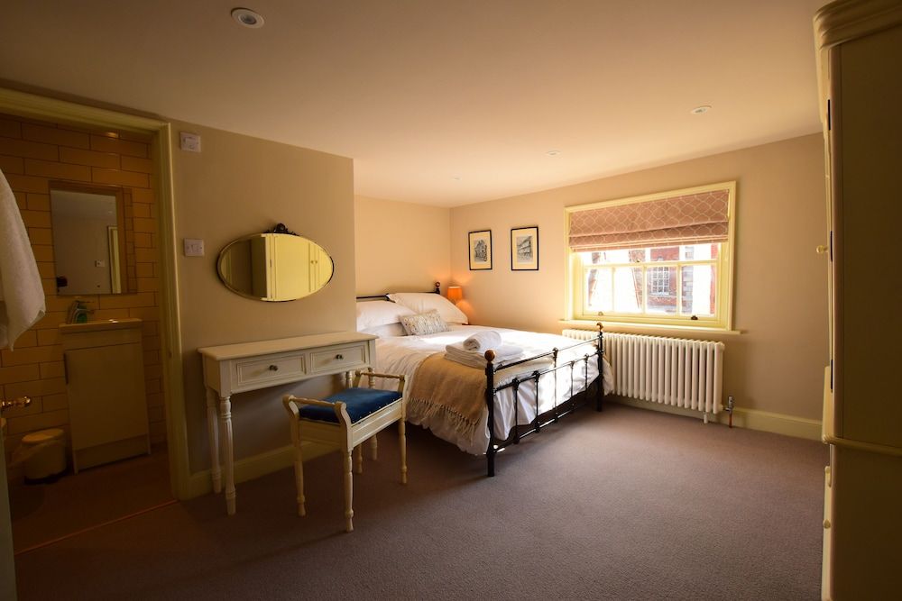 undefined 14 St Saviour's Place 6