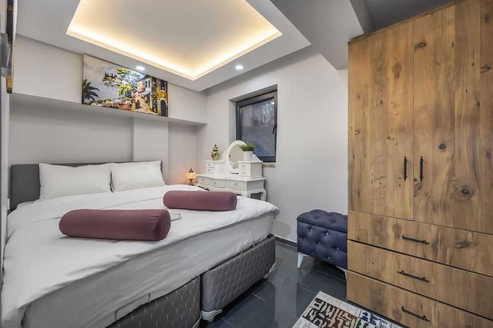 undefined ayka apart 5