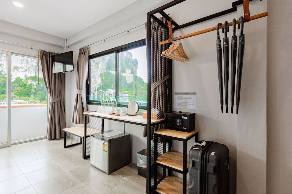 Monotel Aonang Deluxe Quadruple Room, Mountain View 11