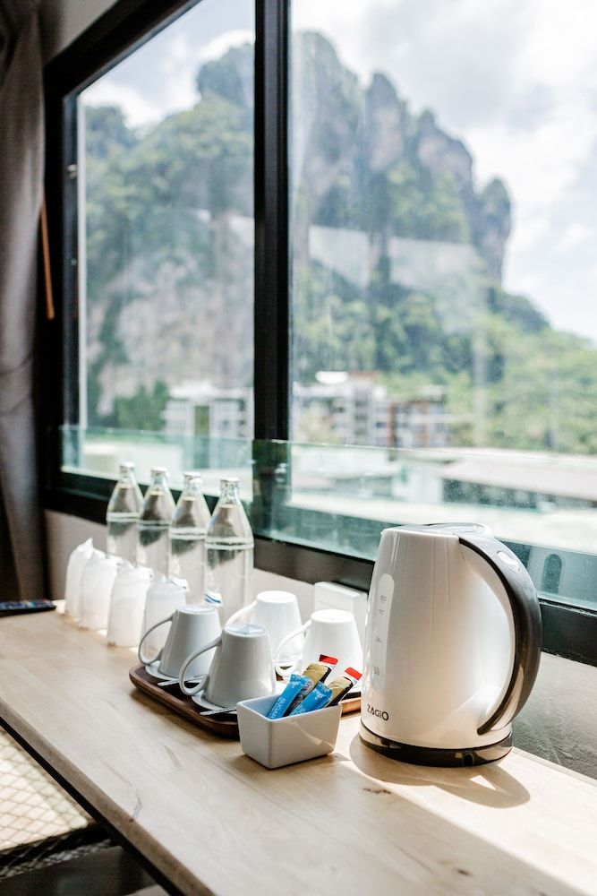 Monotel Aonang Deluxe Quadruple Room, Mountain View 12