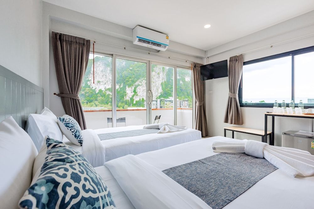 Monotel Aonang Deluxe Quadruple Room, Mountain View 10