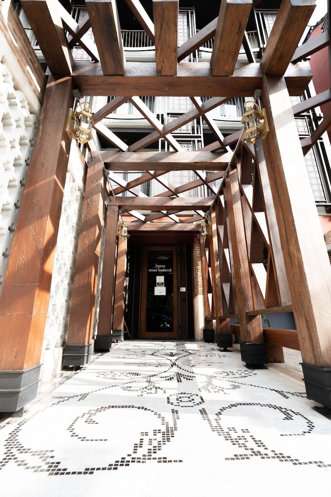 undefined Sanae' Oldtown Hotel 6
