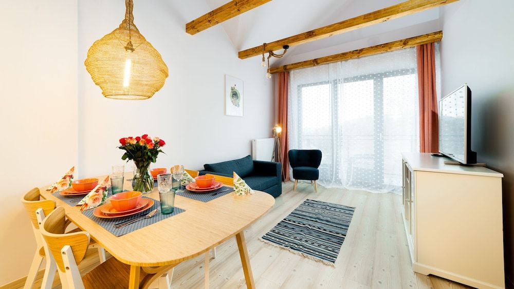 Apartment (18 C)