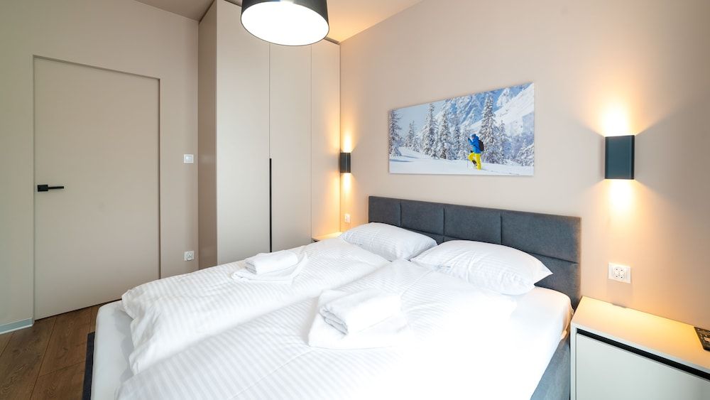 Apartment (10 D)