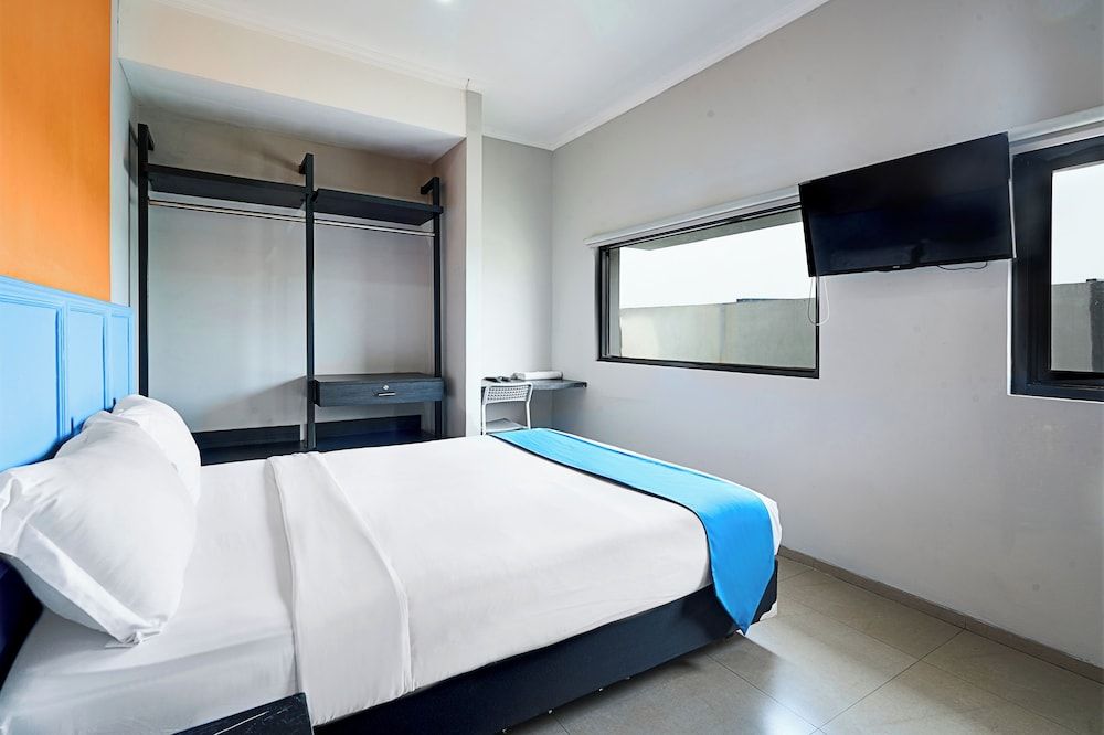 undefined Bale Resident