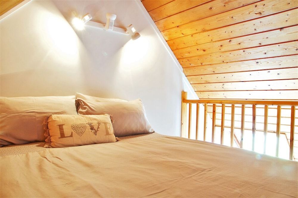 Northlands Farm & Lakes Superior Chalet, 1 Double Bed, Partial Lake View 2