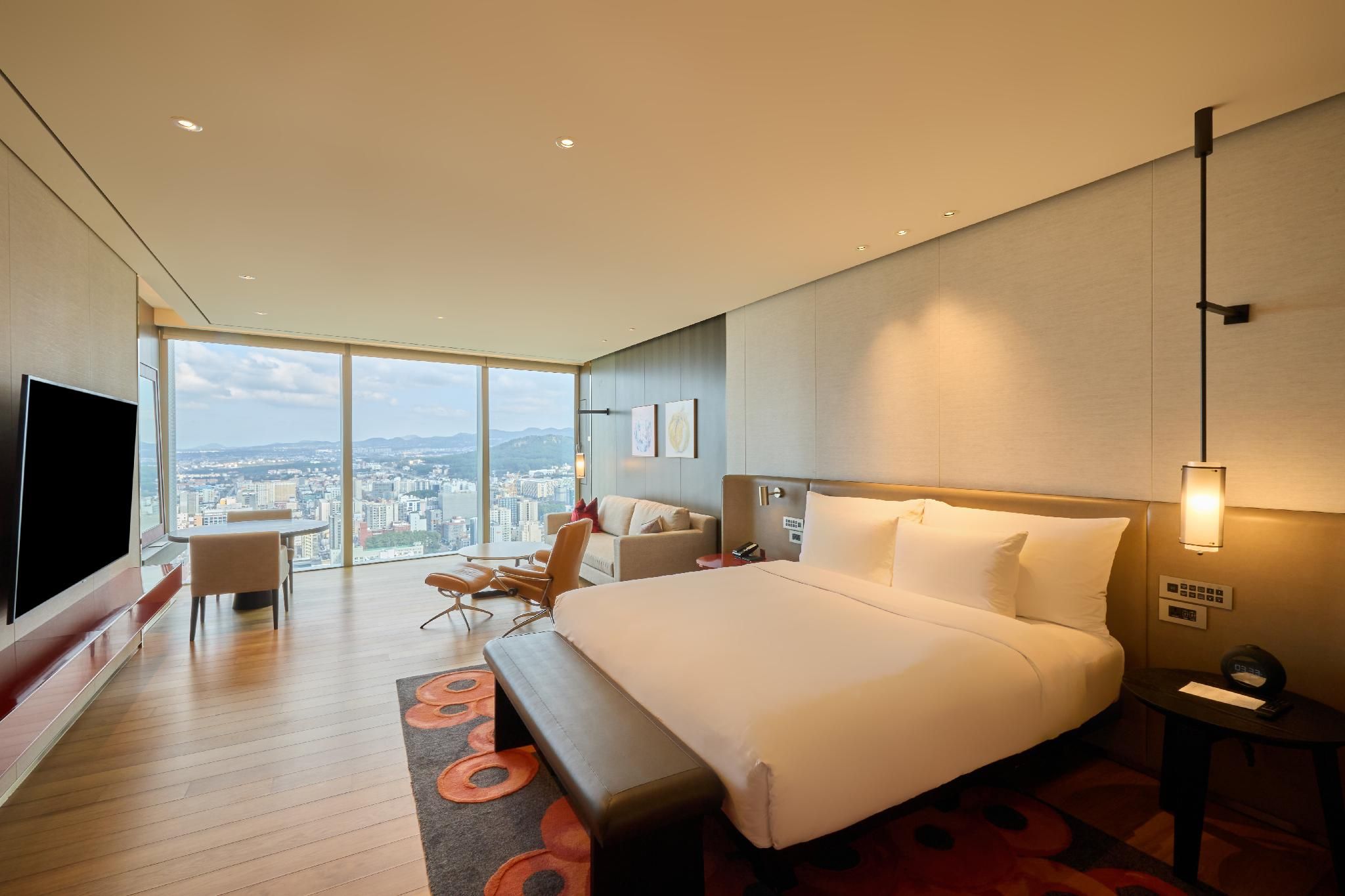 Grand Hyatt Jeju 65-sqm King Room
