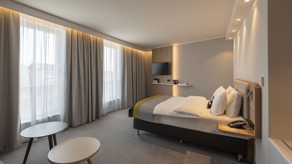 Standard Room, 1 Queen Bed with Sofa bed