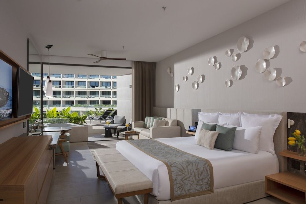 Preferred Club Jr Suite Sun Deck Double