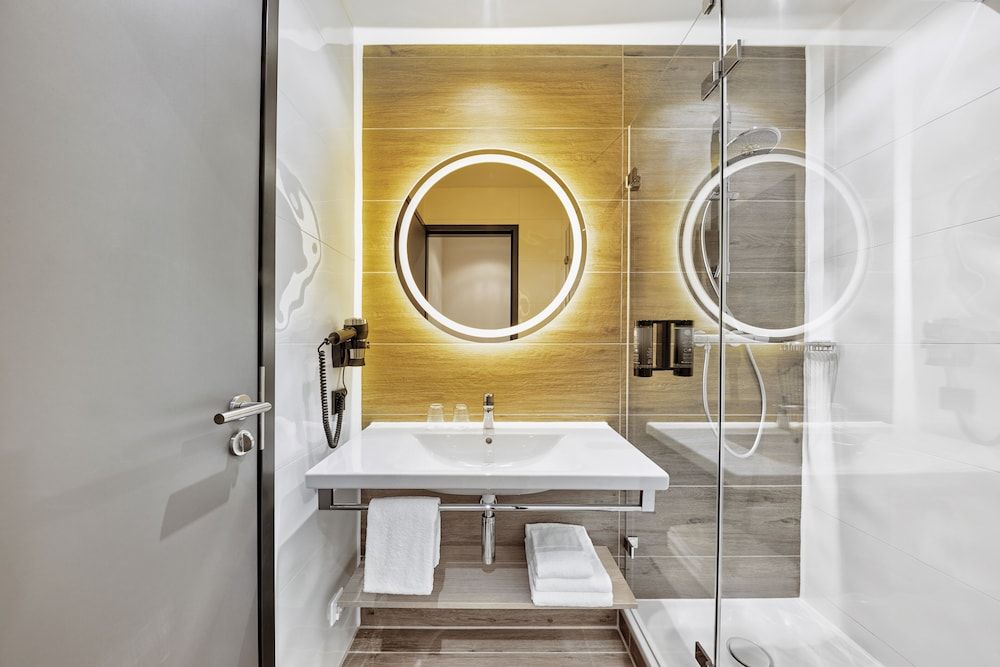 H2 Hotel Düsseldorf Seestern Comfort Double Room 4