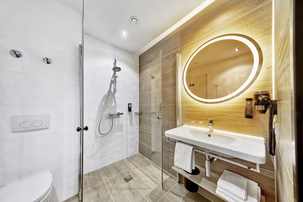 H2 Hotel Düsseldorf Seestern Comfort Double Room 3