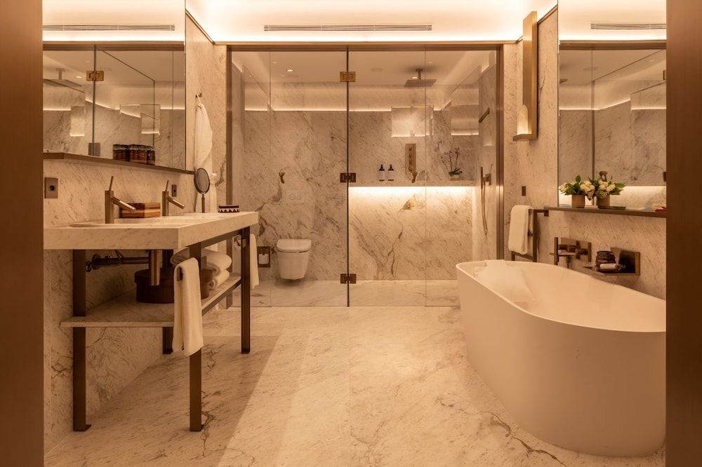 Deluxe Suite (Grand)