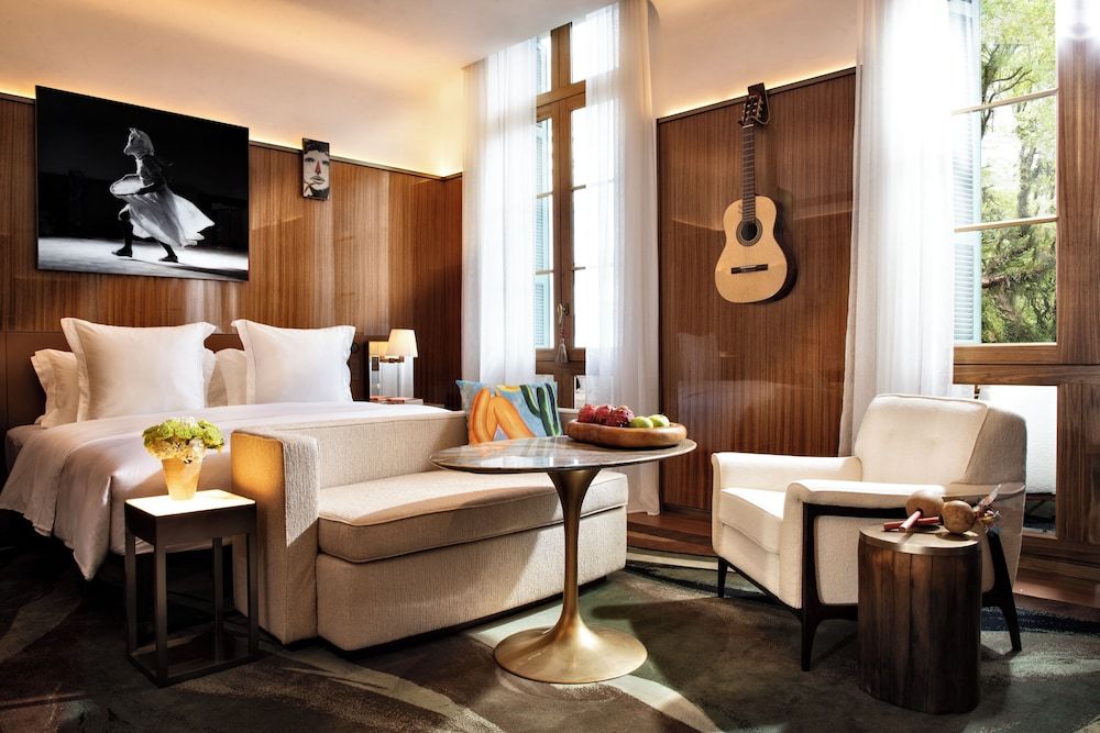 Premier Room, 1 King Bed (Grand)