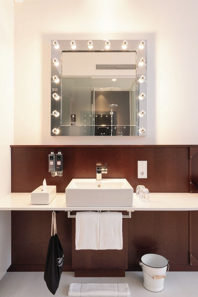 undefined Ruby Leni Hotel Dusseldorf 6