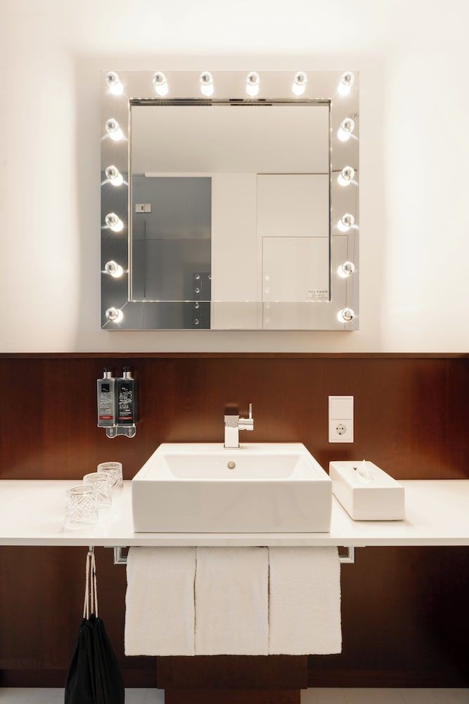 undefined Ruby Leni Hotel Dusseldorf 5