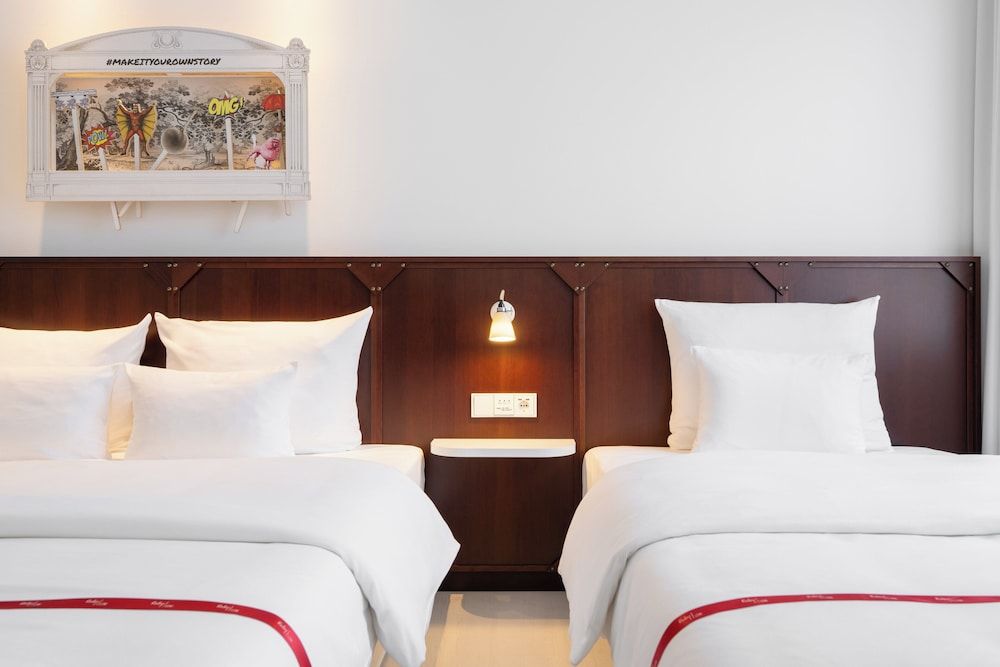 undefined Ruby Leni Hotel Dusseldorf 2