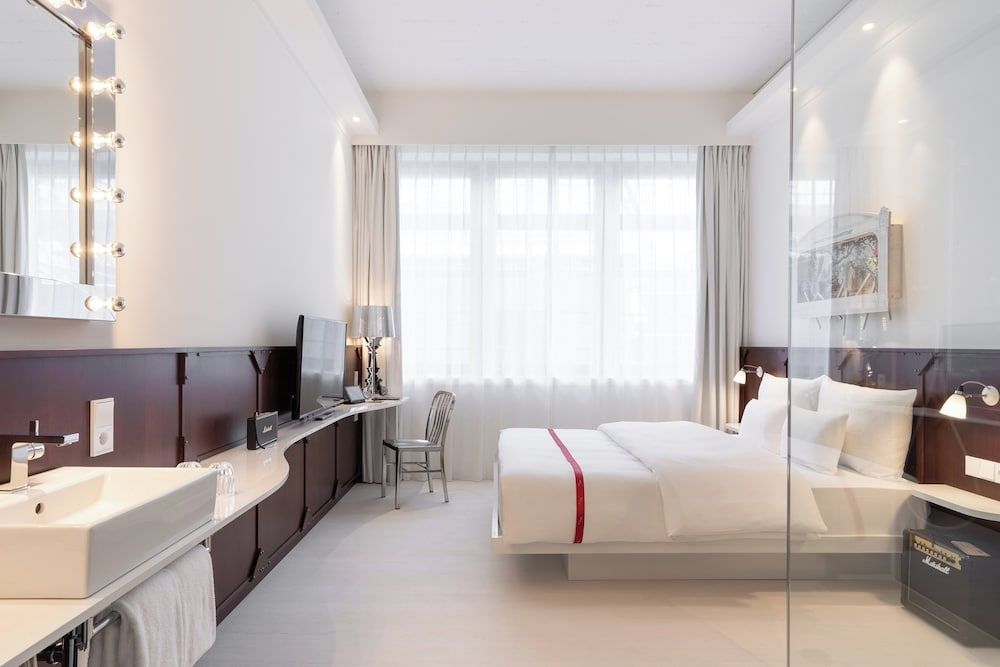 undefined Ruby Leni Hotel Dusseldorf 3