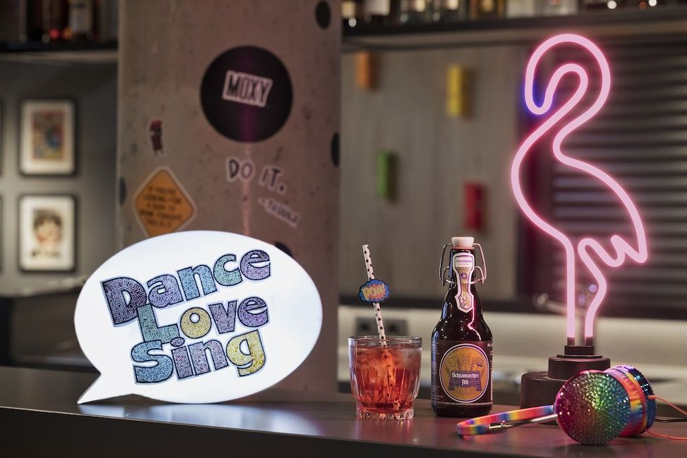 undefined Moxy Duesseldorf City 8