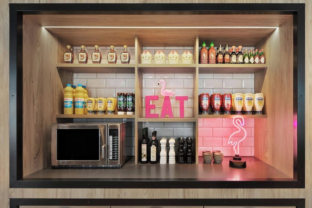 undefined Moxy Duesseldorf City 7