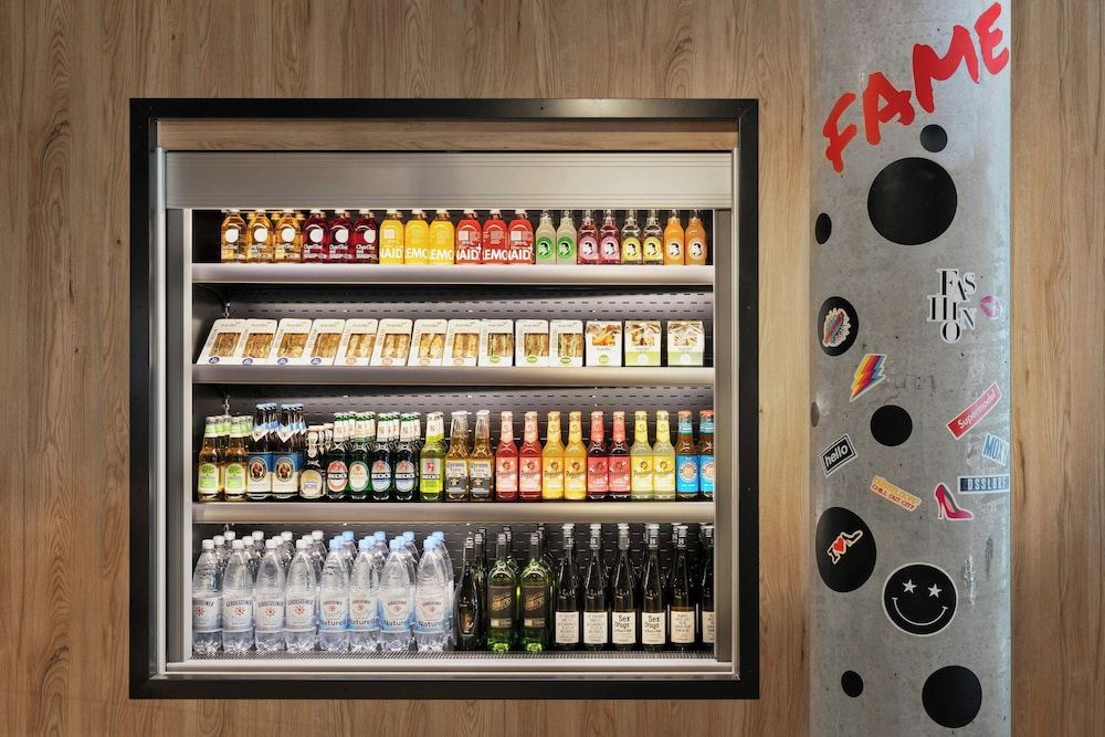 undefined Moxy Duesseldorf City 6