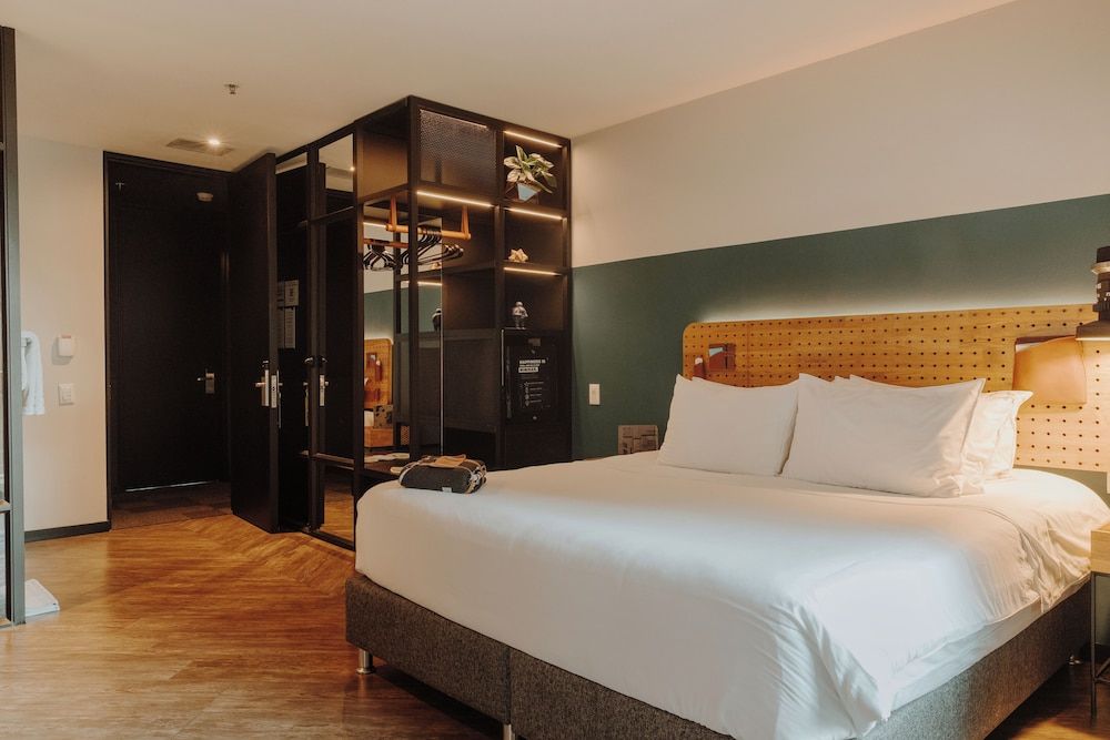 Superior Room (M)