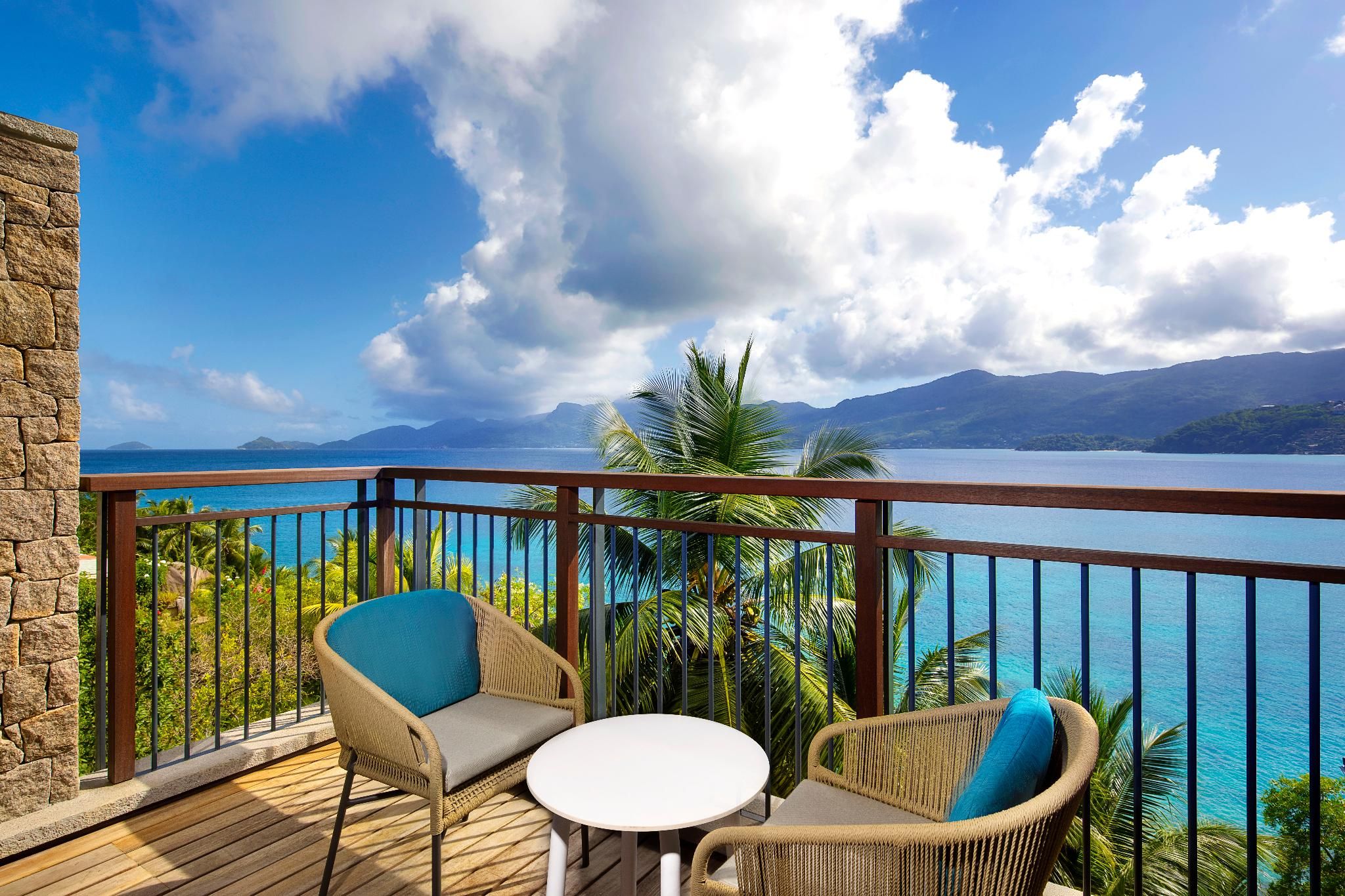 twin bed premium room with ocean view