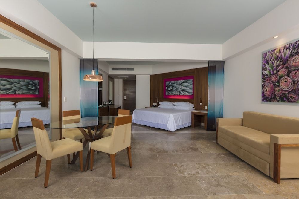 Altitude Governor Suite Ocean View