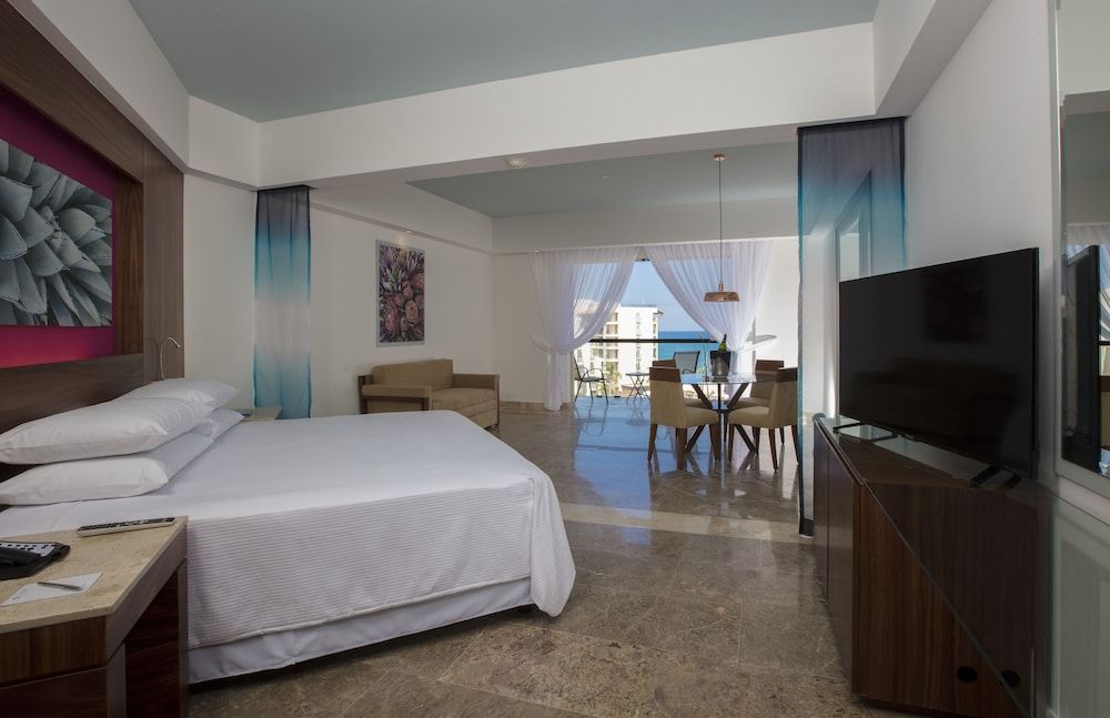 Altitude Governor Suite Ocean View