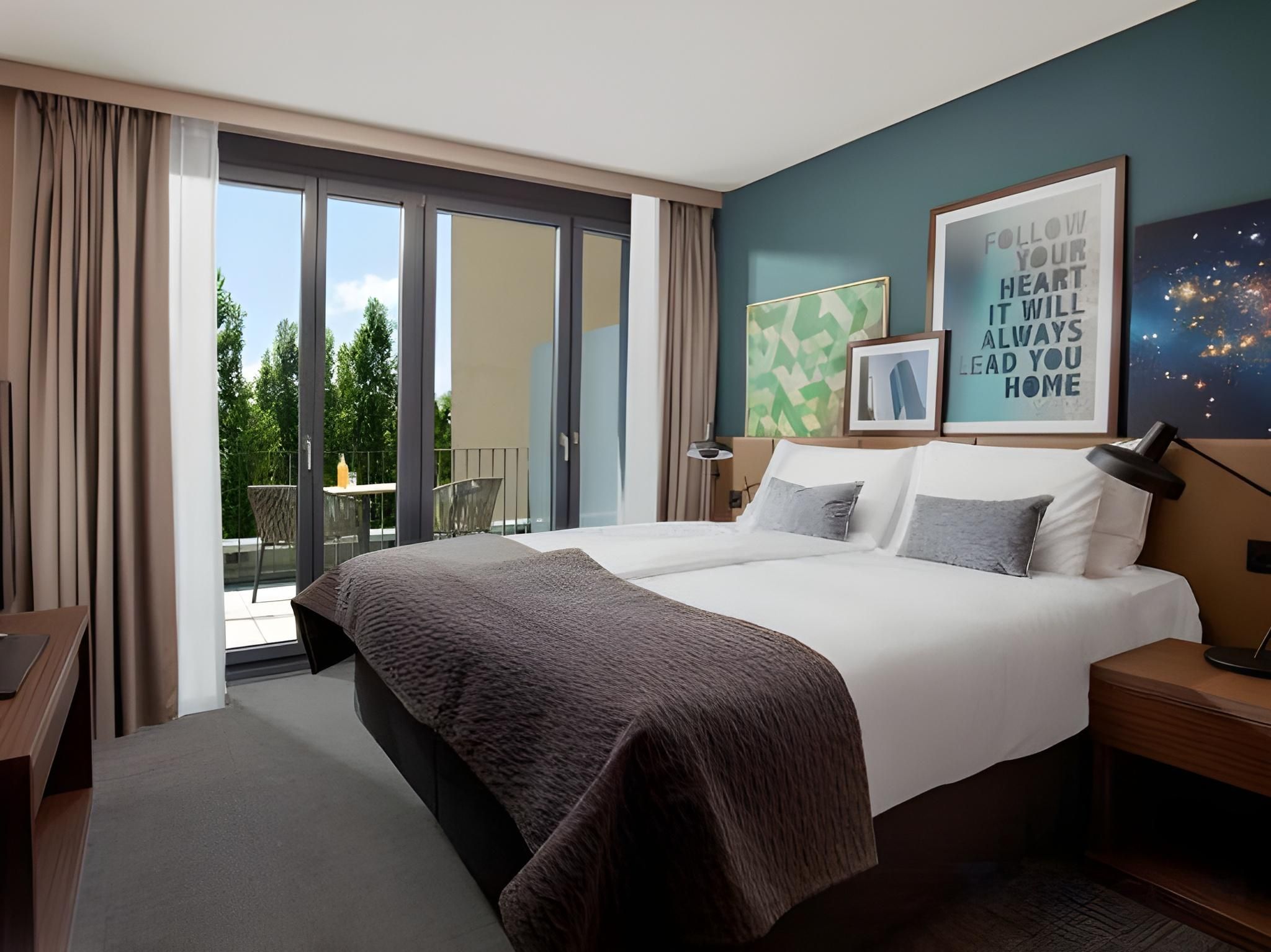 2-Bedroom Rooftop Suite with Kitchen