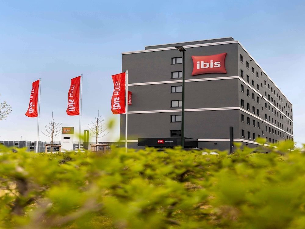 undefined ibis Duesseldorf Airport 3
