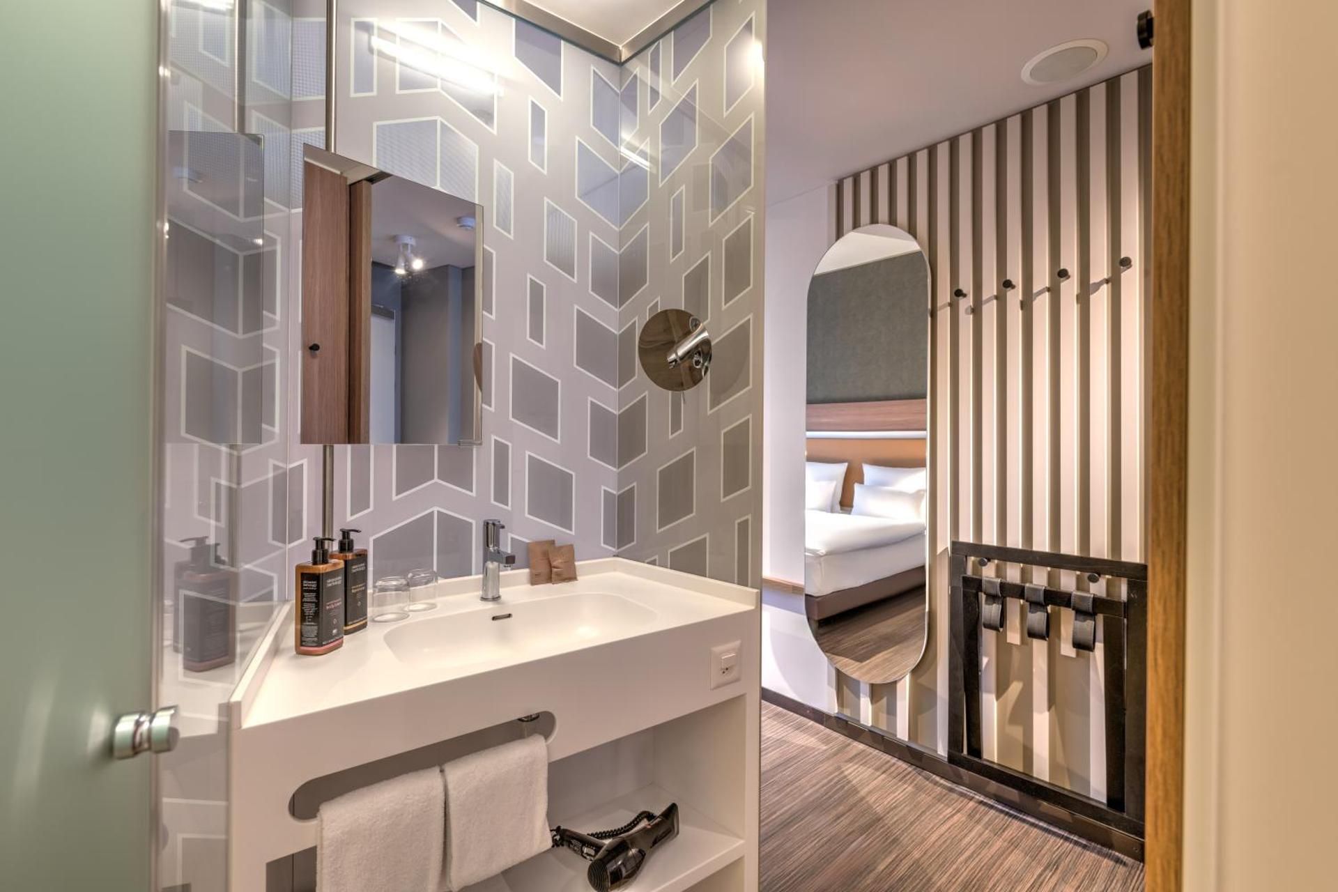 Privilege rooms with 1 double bed and 1 sofa bed