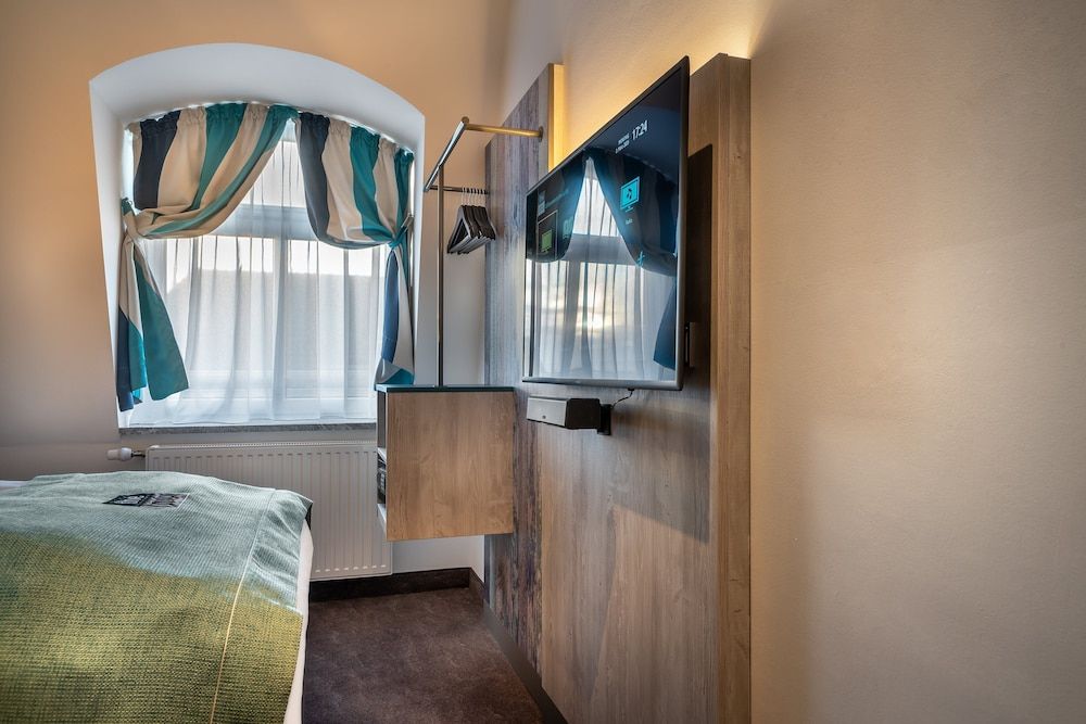 Holiday Inn - the niu, Rig Lübeck by IHG Premium Room, Multiple Beds 6