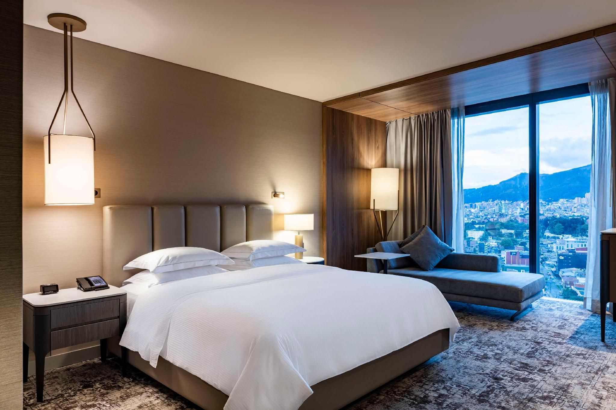 1 King Bed Studio Executive Floor