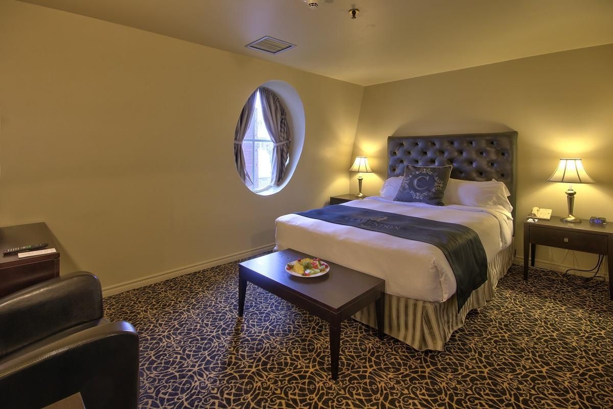 Hotel Clarendon Regular Queen