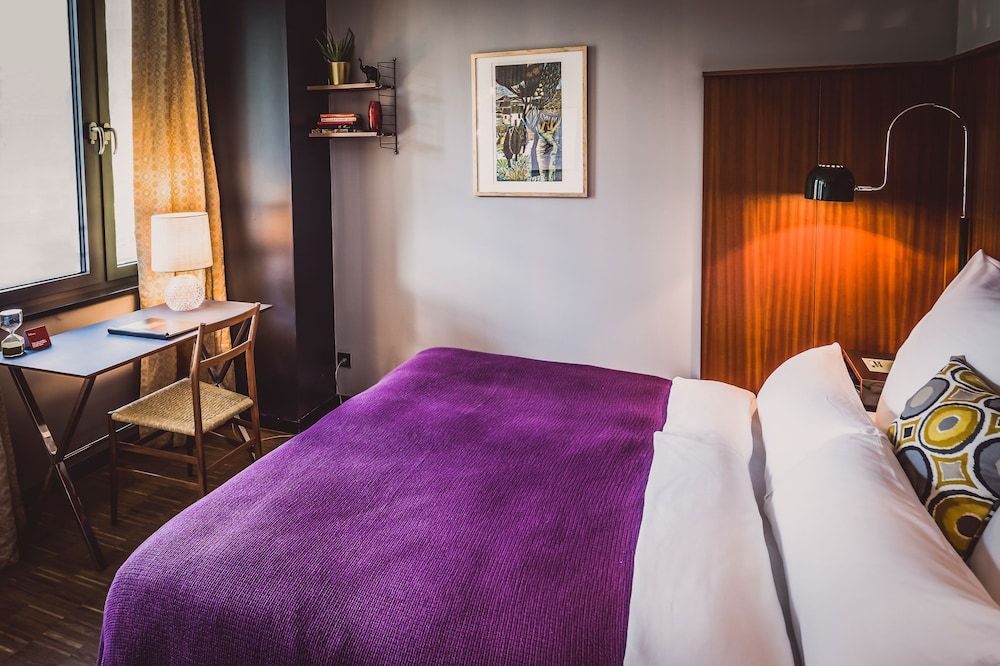 HENRI Hotel Düsseldorf Downtown Studio (Large) 2