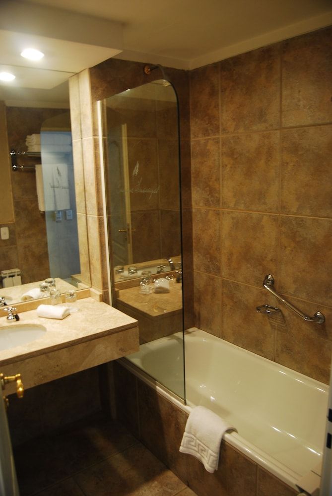 Cacique Inacayal Lake & Spa Hotel Standard Double Room, 1 Double Bed, Partial Lake View 2